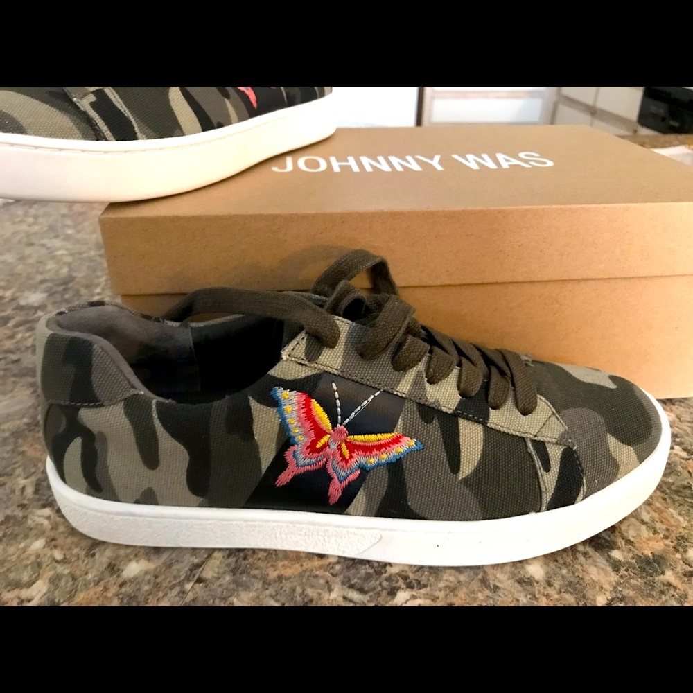 Johnny Was embroidered shoe